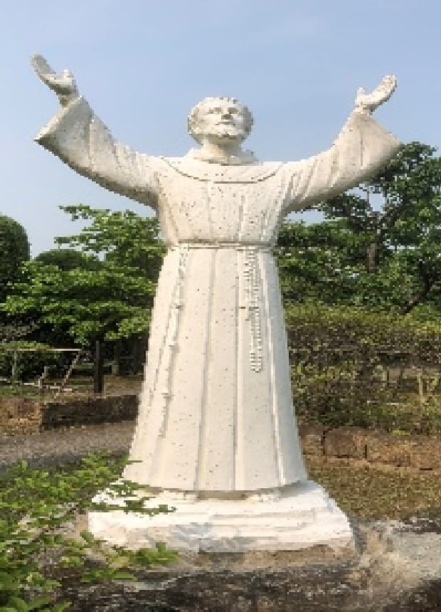 聖フランシスコ像